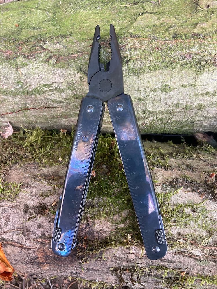 Victorinox SwissTool BS Black - Основные режущие элементы Victorinox SwissTool BS Black - Большие лезвия