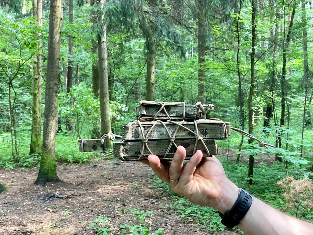 Тактический подсумок закрытого типа для магазинов АК 5.45 Design - вид спереди