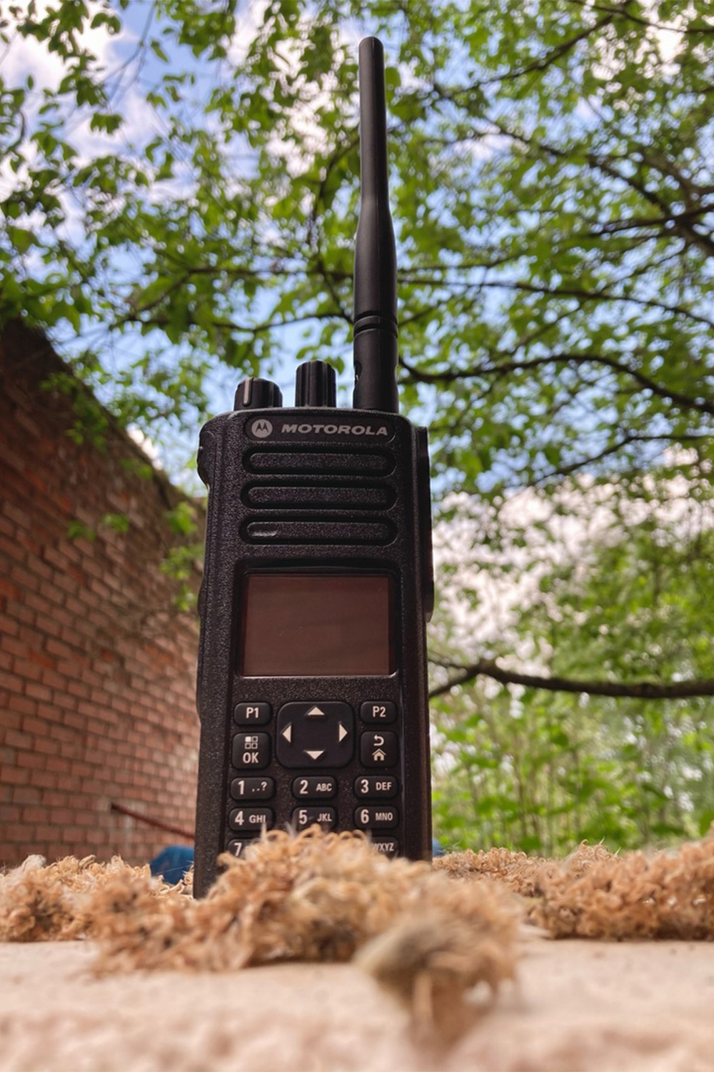 Радиостанция портативная Motorola (Моторола) VHF DP4801 E — купить в Москве