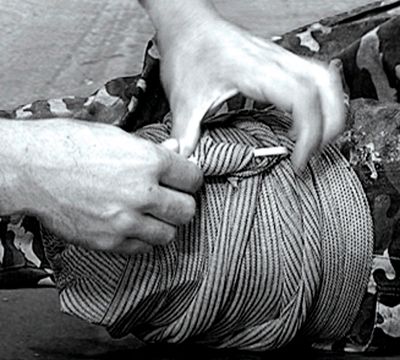 Эластичный марлевый бинт с клапаном давления и петлевой ручкой (30х 30 см) FCP09 + Multi Bandage First Care | Военторг ALLMULTICAM 