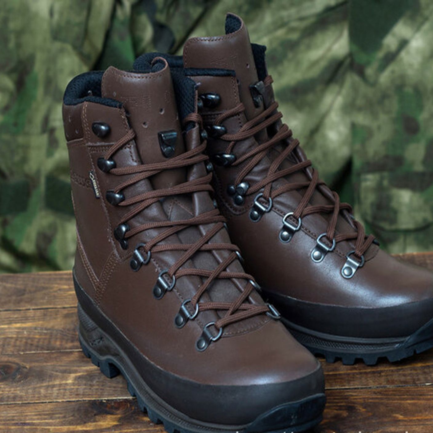 Lowa mountain hot sale boot gtx