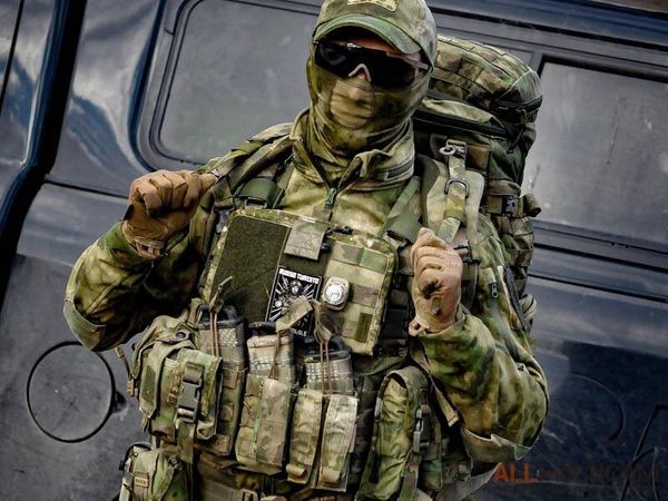 Система крепления снаряжения MOLLE Система крепления снаряжения MOLLE